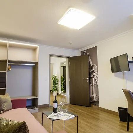 Otel Goldener Fisch 3*