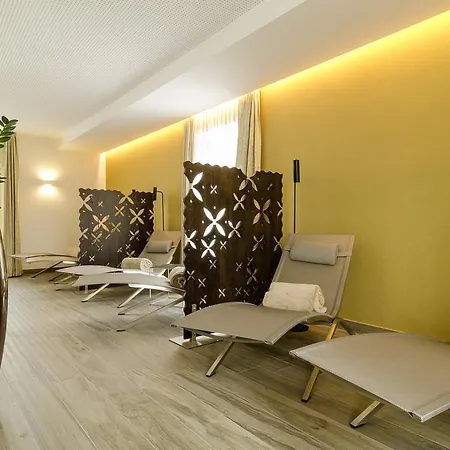 Goldener Fisch Otel
