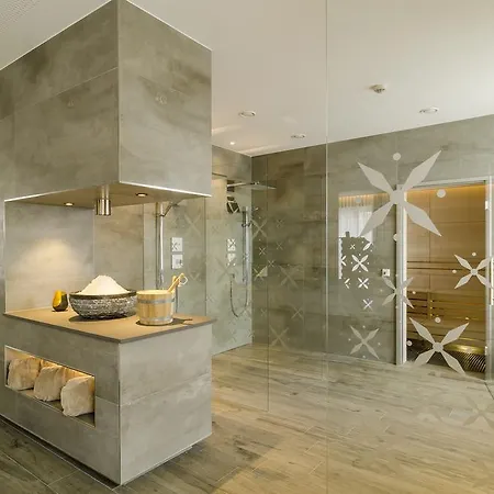 Goldener Fisch Otel 3*