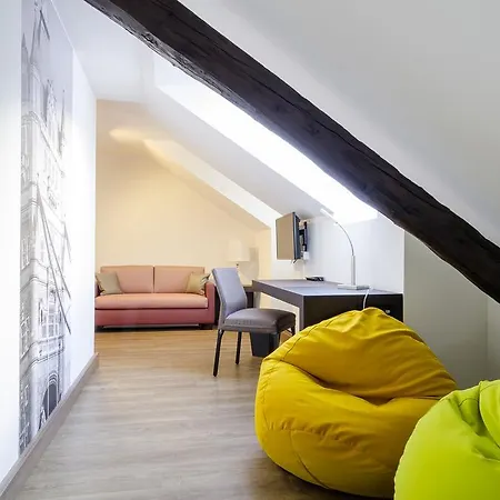 金色甘草旅馆 3*